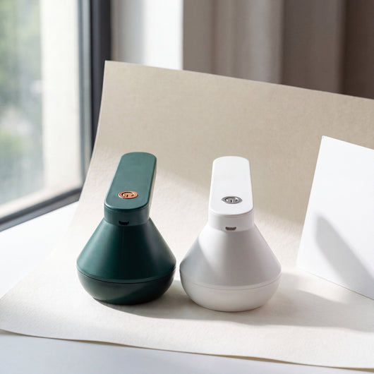 Novum Electric Lint Remover in Green and White